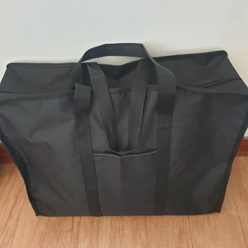 Travel outlet bag black