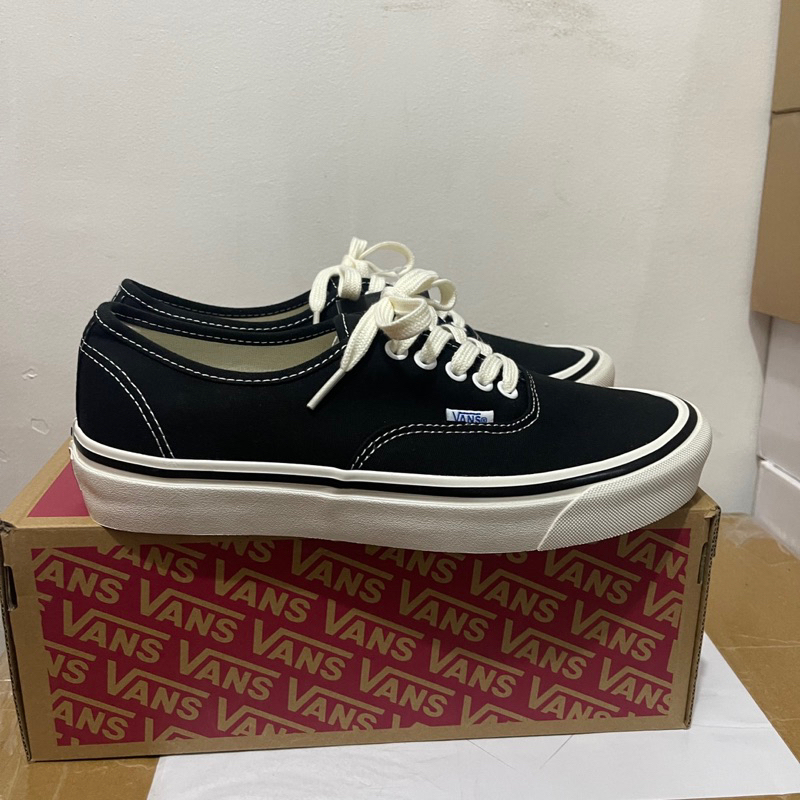 NEW OEM VANS IN BLACK CREAM GUM SOLE SHOES FOR MEN Shopee Philippines ...