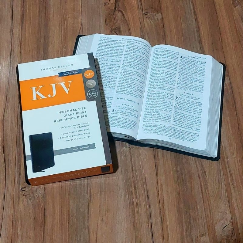 GIANT PRINT KJV HOLY BIBLE Comfort Print Personal Size Reference ...