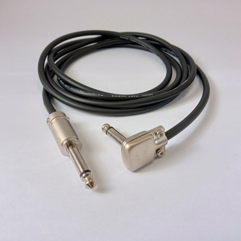 Low Profile Guitar Cables with Mogami Wires (Squareplugs + Short Barrel