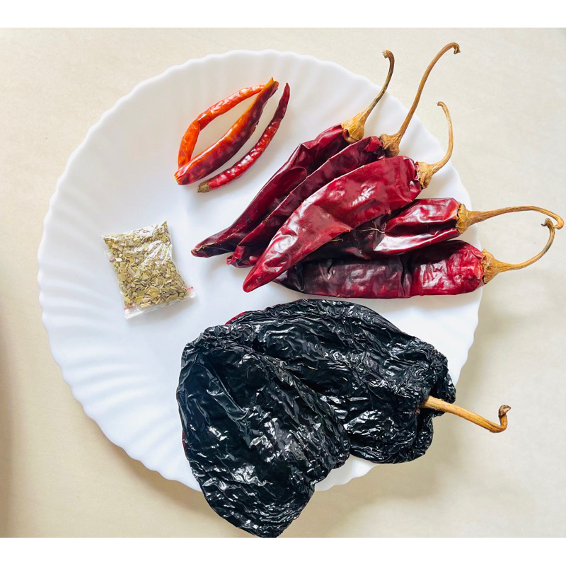 Mexican Dried Peppers Birria Pack with Free Oregano option w/soft corn