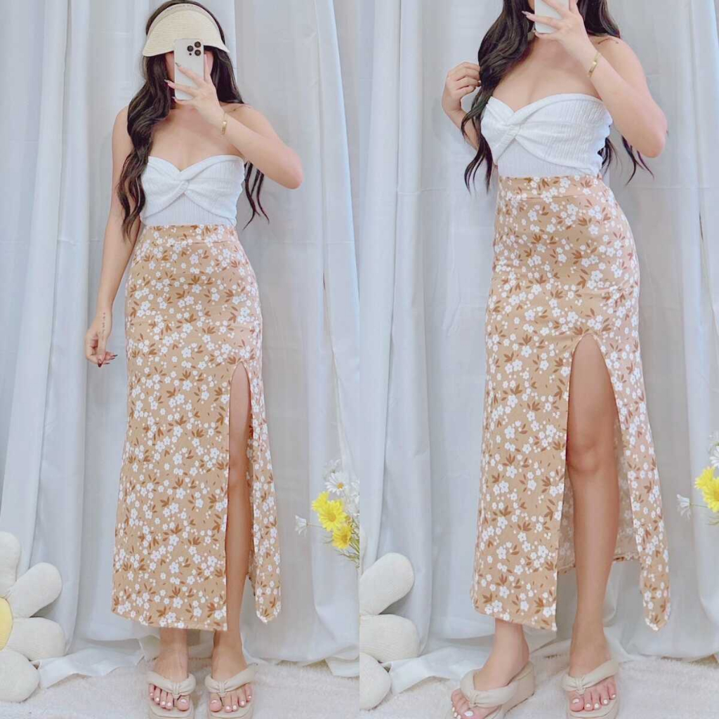 Floral maxi skirt with slit best sale