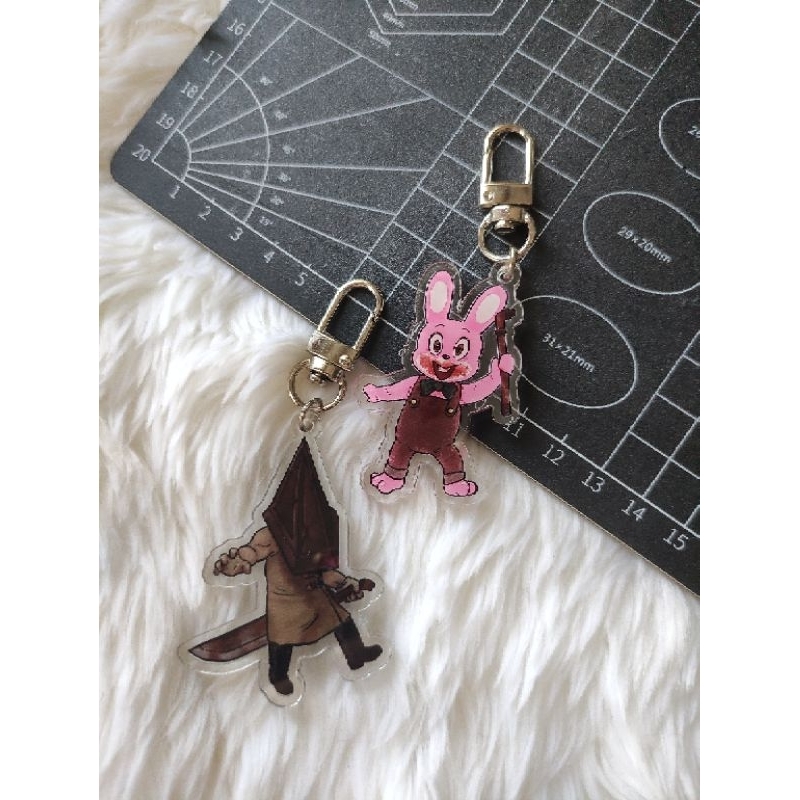 SUGARRUSHSATO Silent Hill acrylic charm keychains (Pyramid Head and