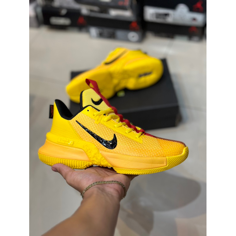 Lebron hot sale 13 yellow