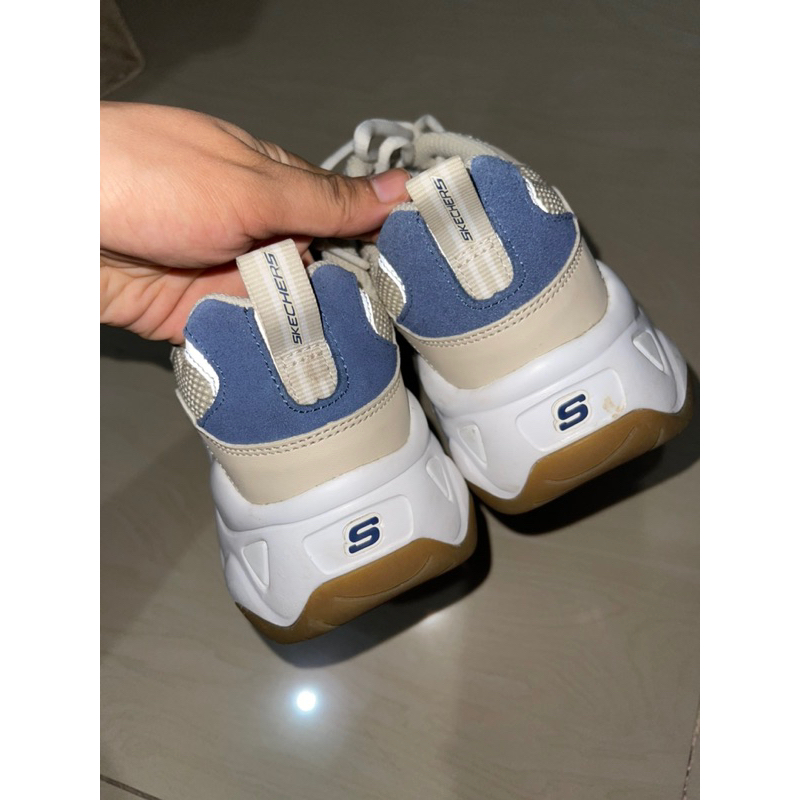 Skechers size outlet 6.5