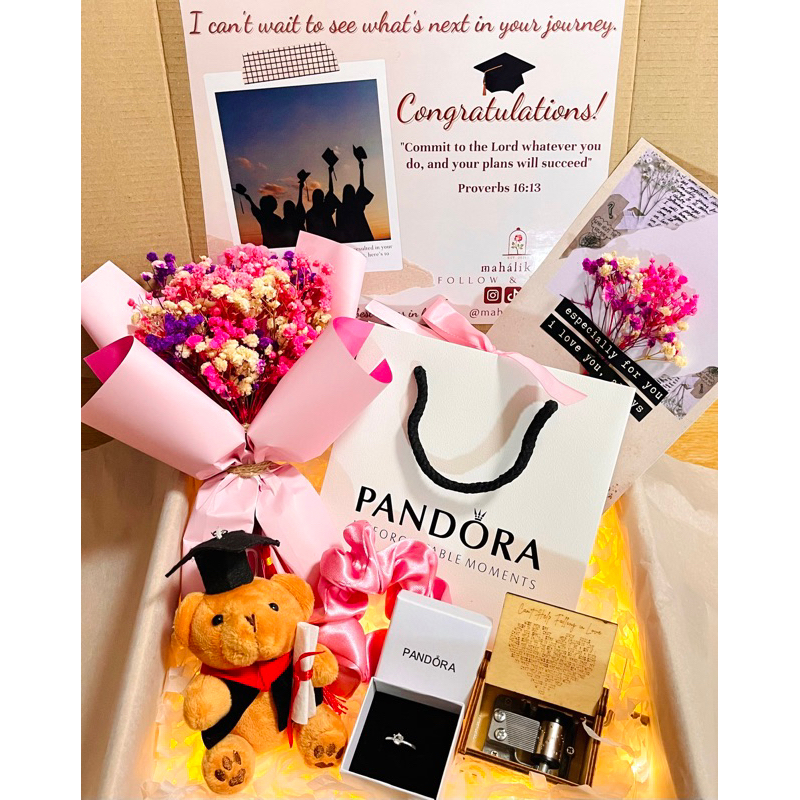 Birthday Gifts Good Graduation Presents For Girlfriend Should I Get