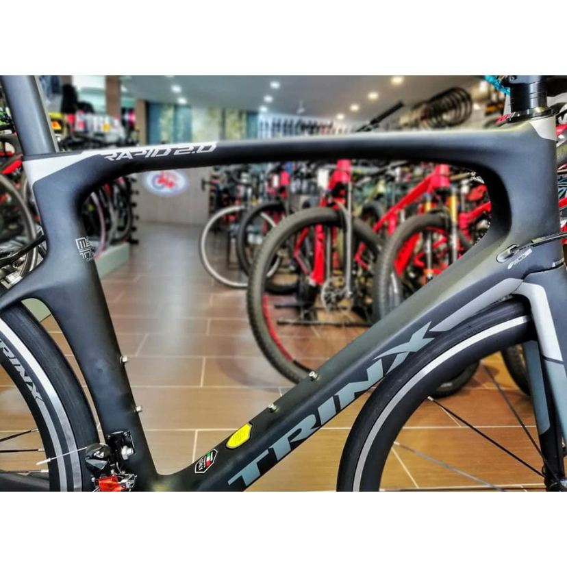 trinx rapid 2.0 carbon road bike