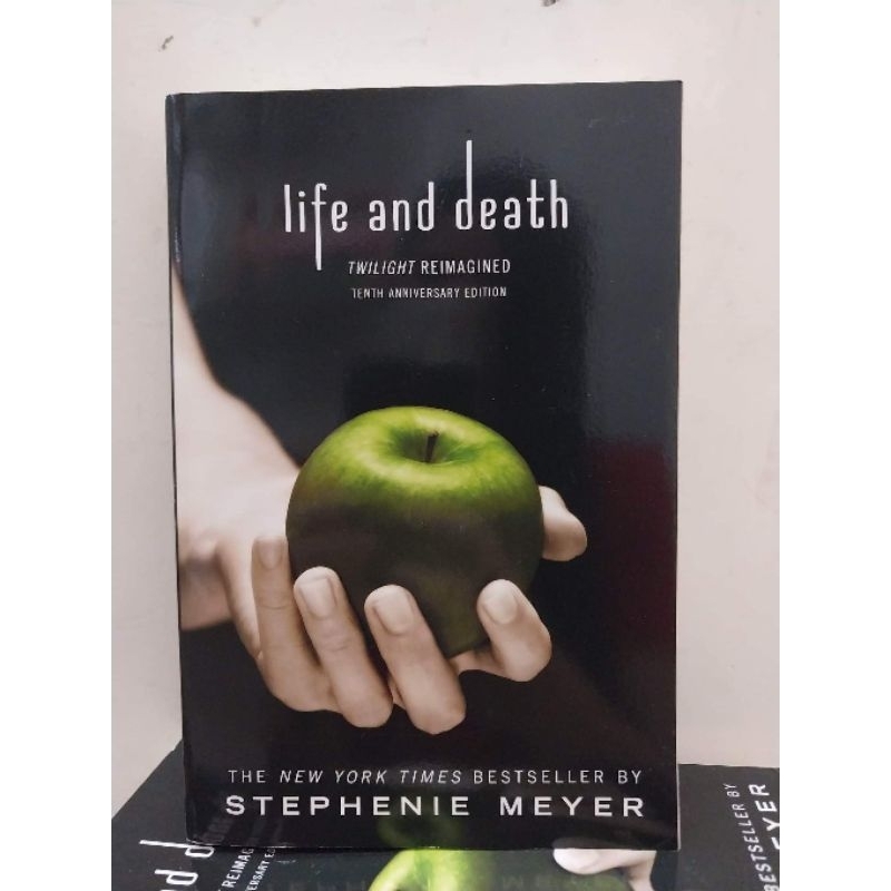 LIFE AND DEATH TWILIGHT REIMAGINED ( SOFT COVER ) | Shopee Philippines