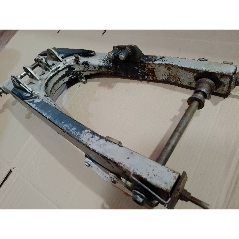 Kawasaki KMX Swing Arm + SWING ARM LINKAGE (2NDHAND) Shopee Philippines