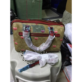 NOW ON SALE!!!! Doctors Sling bag c0ach for ladies Good quality maganda at  matibay