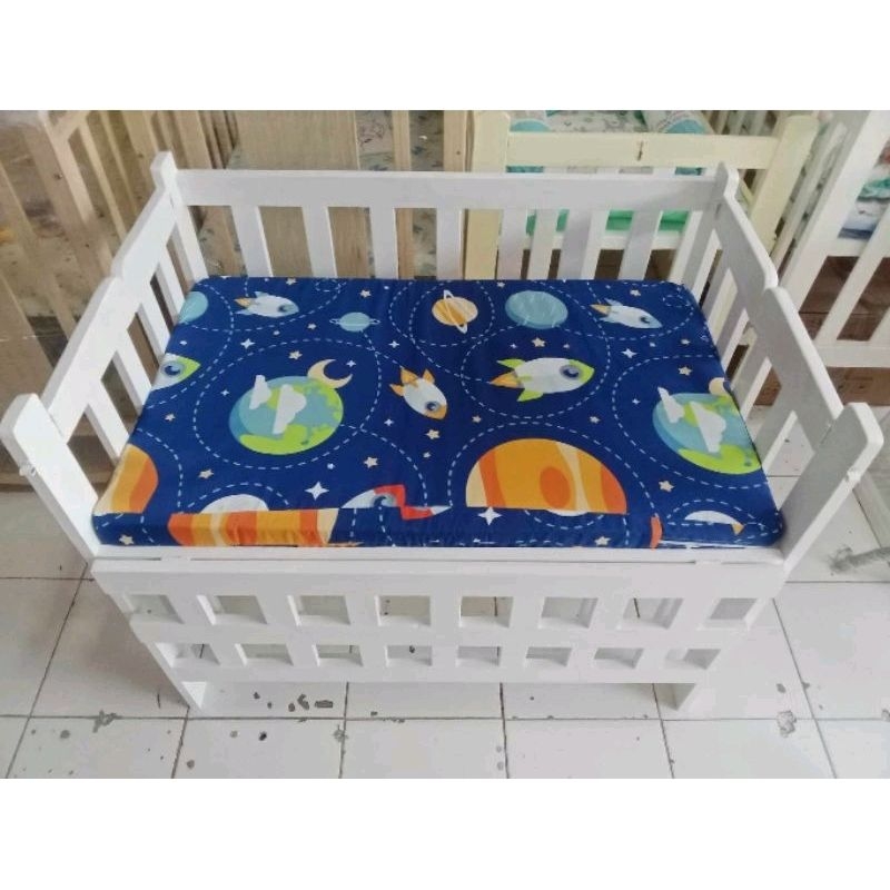 WHITE SUPER HEAVY DUTY WOODEN ADJUSTABLE & DROPSIDE CRIB (22x36 inches