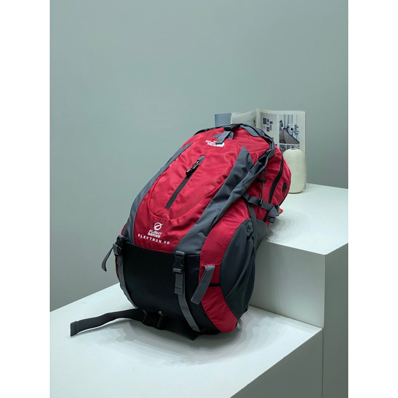 9018 The North Face Mountain HiKing Travel/Outdoor Backpack With Steel