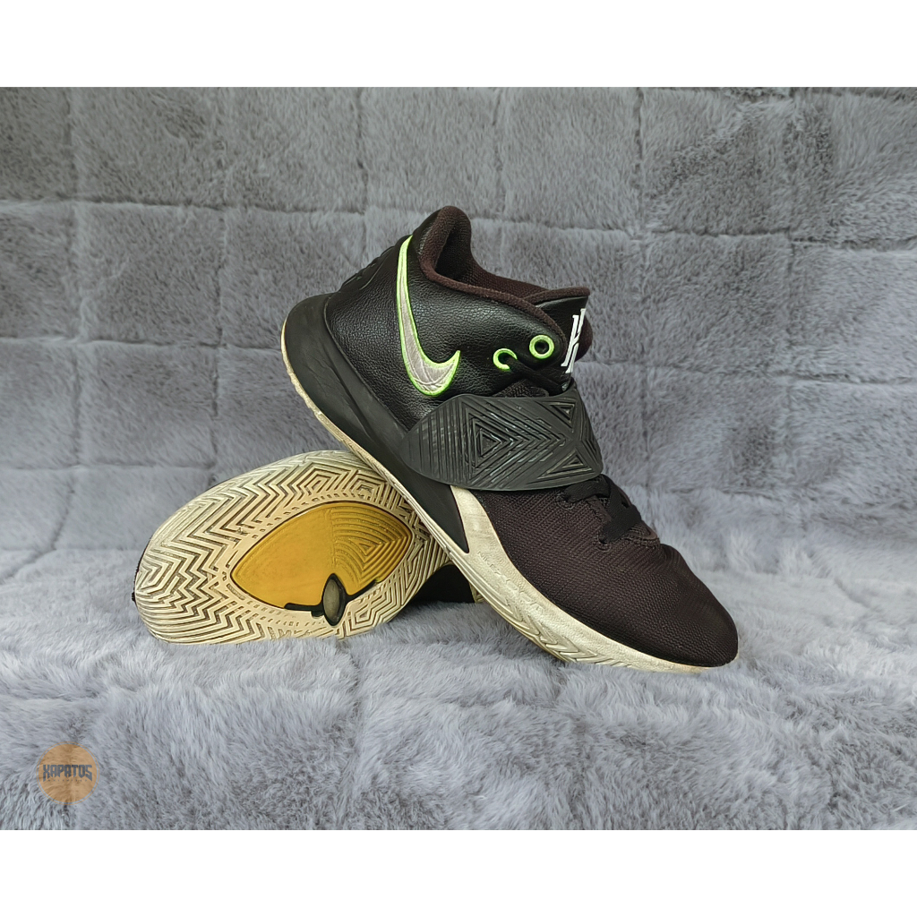 Harga on sale kyrie flytrap