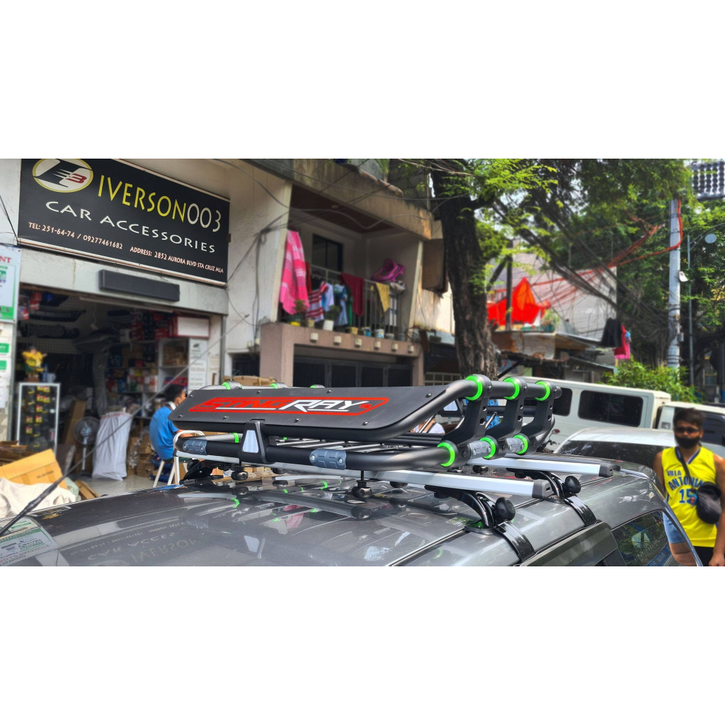 38x38 Stingray Universal Roof Rack with Clip Type Crossbar installed in ...