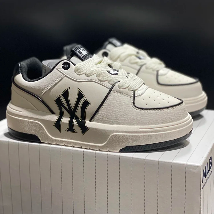 Reebok new shop york yankees sneakers