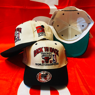  91-92 Back To Back Champs Snapback HWC Chicago Bulls : Sports &  Outdoors