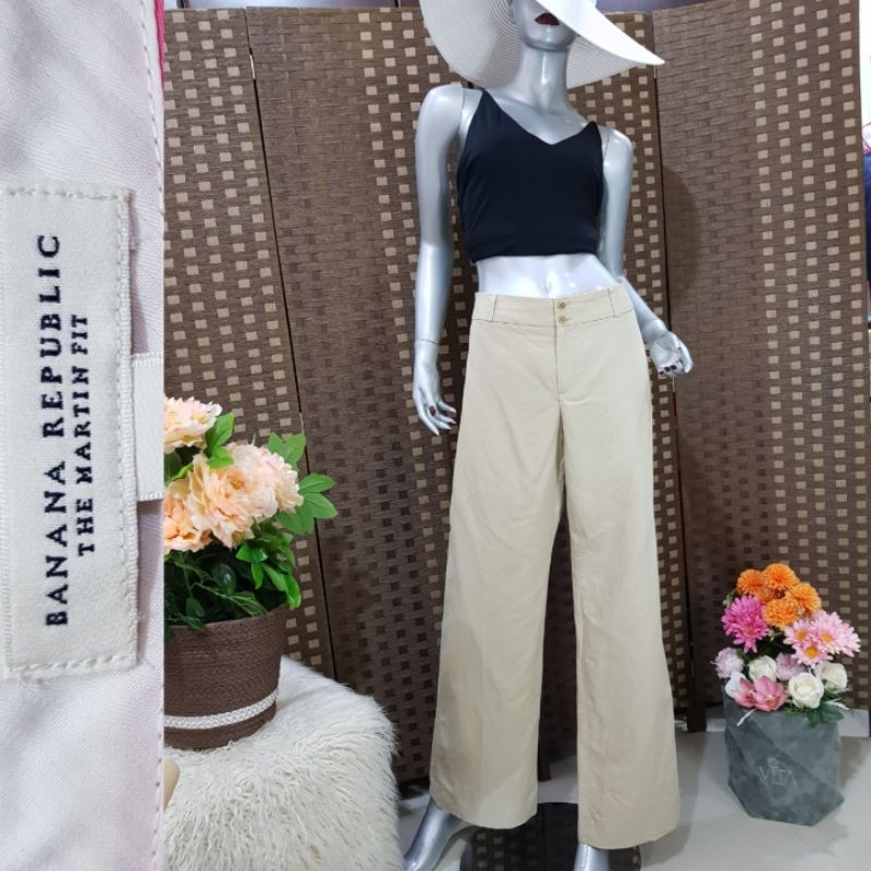 PANTALON HABILLÉ BANANA REPUBLIC MARTIN FIT - Taille 6, Beige, Coupe Large - Mélange Soie/laine - Occasion Très Bon état