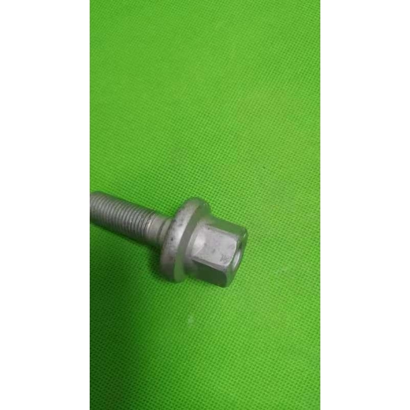 Original Crankshaft Bolt for Hyundai Reina and kia soluto Shopee