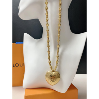 Necklaces Louis vuitton Dorado de en metal - 24509411