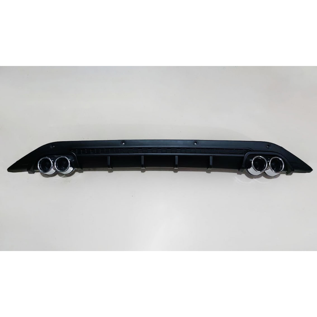 Toyota Rush 2018 to 2020 Black Rear Bumper Diffuser with Reflector ...
