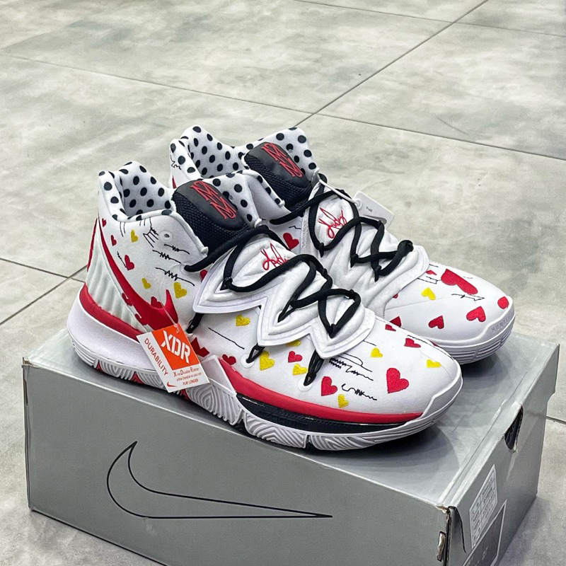 KYRIE 5 “I LOVE YOU MOM” | Shopee Philippines