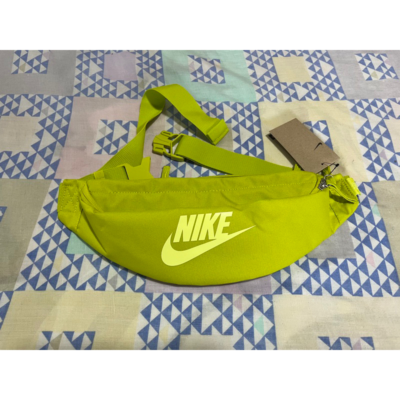 Neon green store nike fanny pack