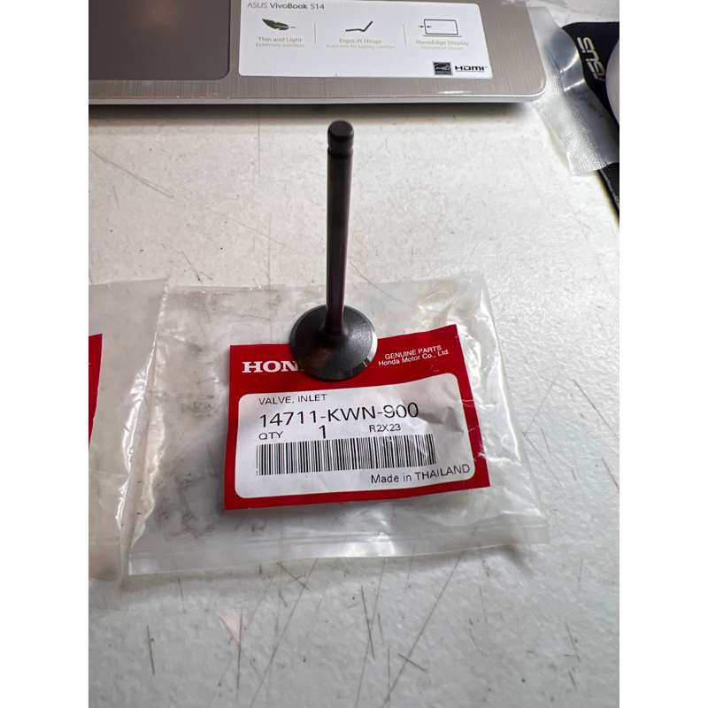 14721-KWN-900/14711-KWN-900 GENUINE INTAKE & EXHAUST VALVE CLICK125 ...