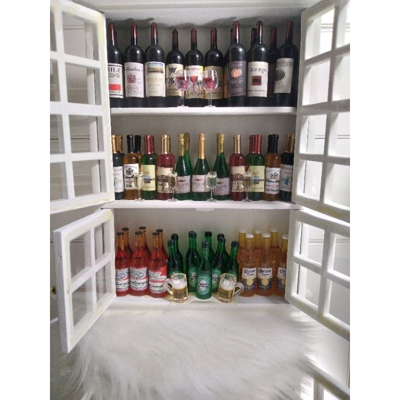 Miniature wines, champagnes and beers storage set (1 58