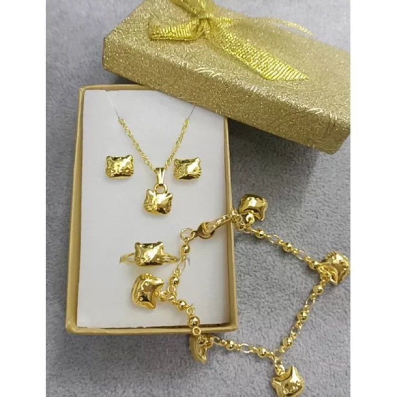 Hello kitty hot sale jewelry set