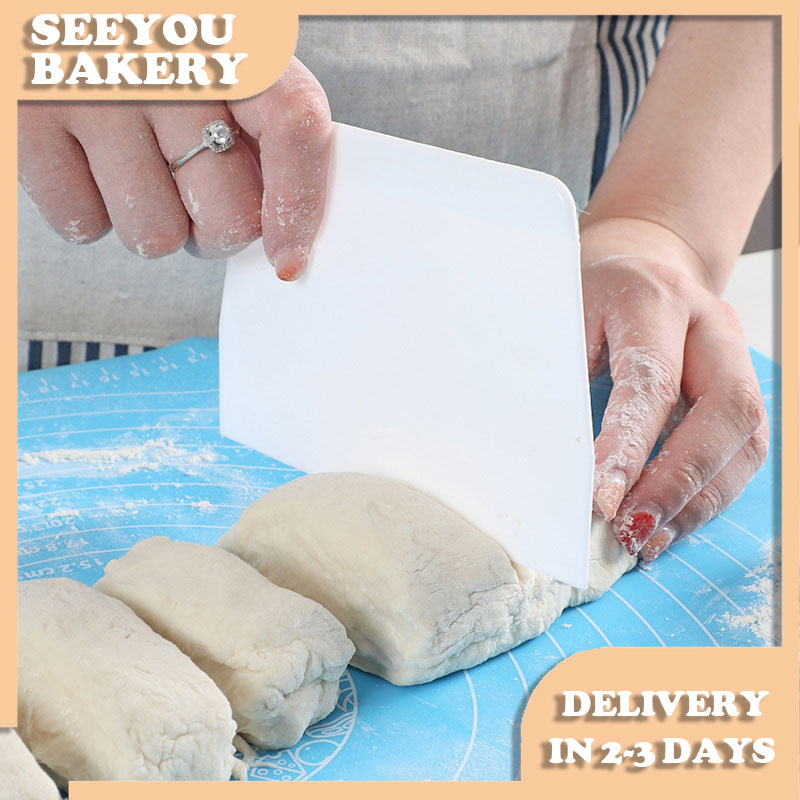 Dough Scraper Cutter Plastic Kitchen Scraper Food Cutting Separate