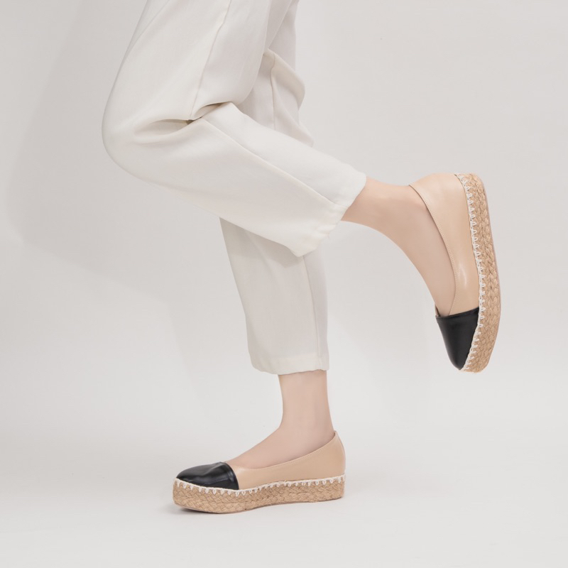 pointed toe espadrilles