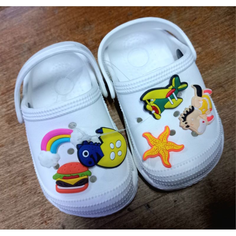 Crocs with 6 pcs jibbitz for kids (Please read size chart in product