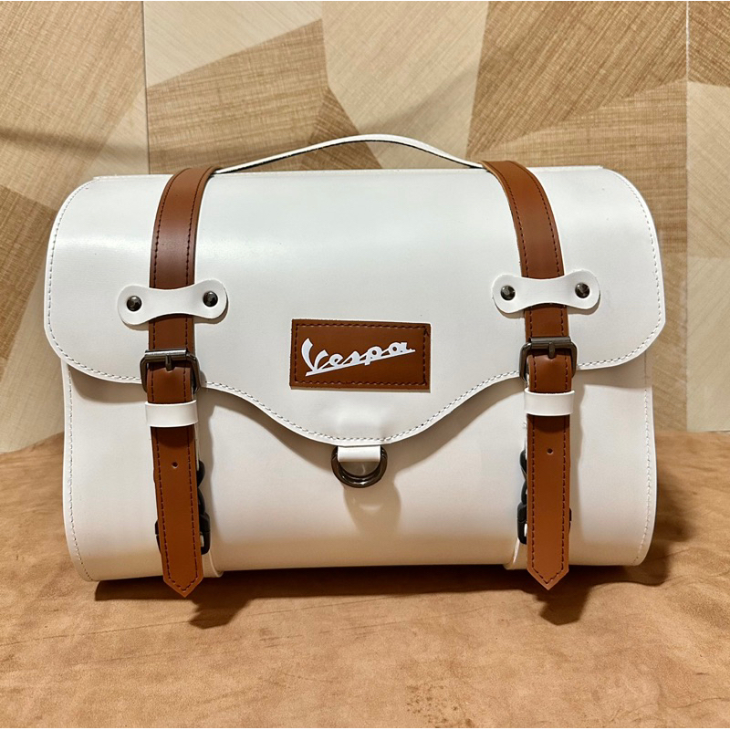 TSM2.1 White Boxtype Bag with straps and pocket color combination ...