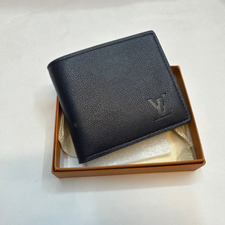 60223 LV high end mens wallet(With box)