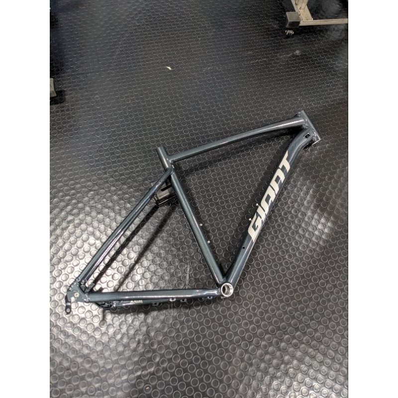 Giant talon frame new arrivals