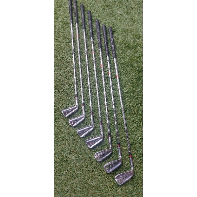 Left Hand / Lefty Golf Clubs Irons and Drivers Pflueger, Mizuno