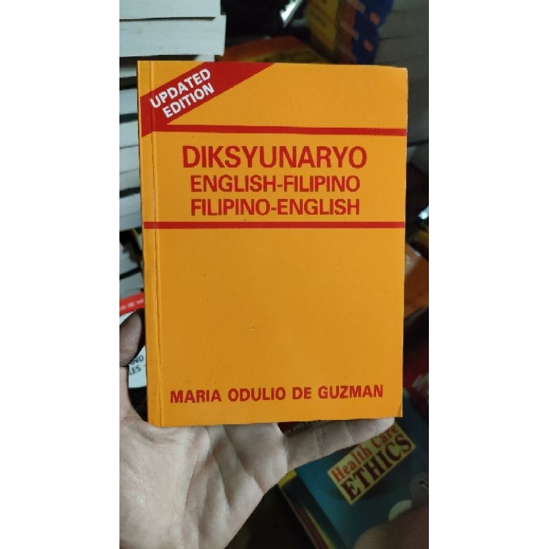 Diksyunaryo English Fililino Filipino English Updated edition | Shopee ...