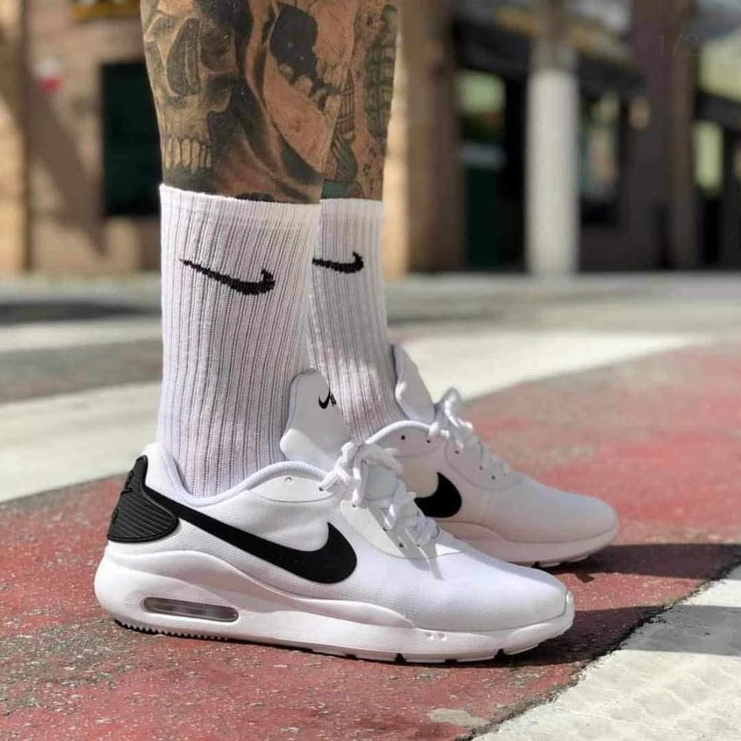 Nike air hotsell max oketo white