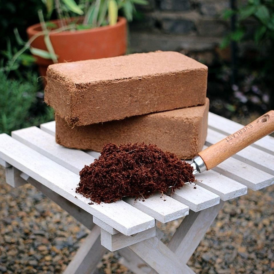 LHK Organic EcoFriendly Coconut Peat Compressed Coco Bricks Fiber