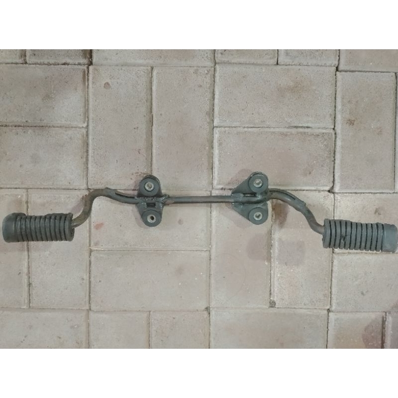FOOTREST With Bracket XRM 110 (2NDHAND) Shopee Philippines