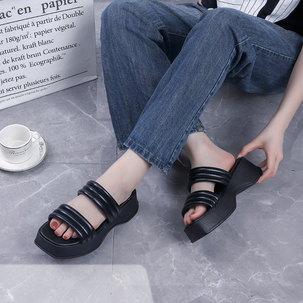 2023New Korean Summer fashion women high quality wedge slipper two ...