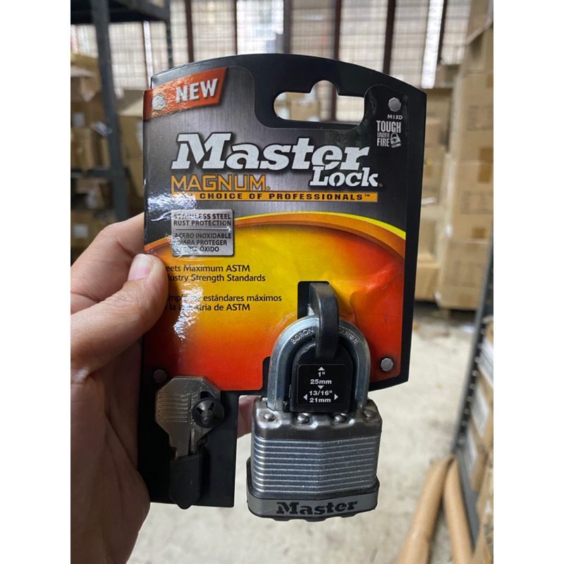 Master Lock Magnum Series Padlock Bolt Cutter Resistant M1XD Shopee