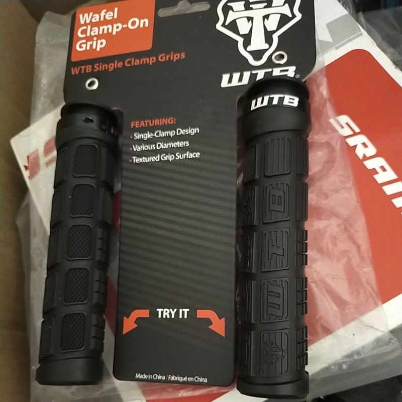 WTB Commander PadLoc Grips Black/Gray Lock-On