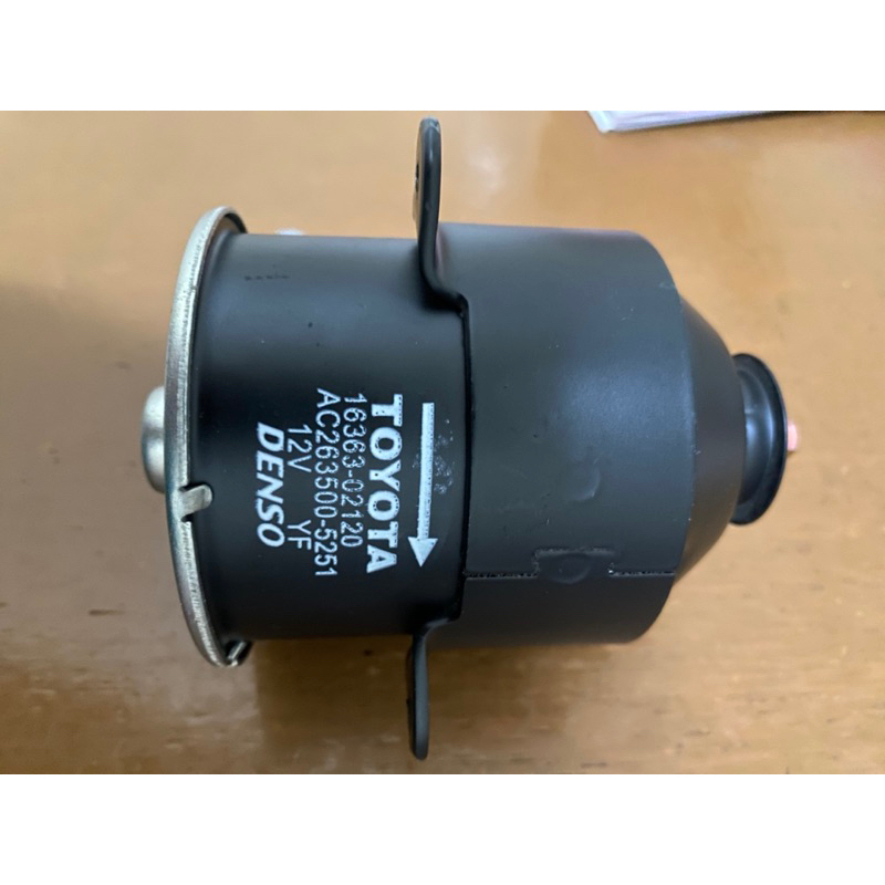 thumbnail image 2 of DNA Motoring AC Condenser Cooling Fan Shroud Assembly For 1996-2000 Toyota RAV4 2 of 6