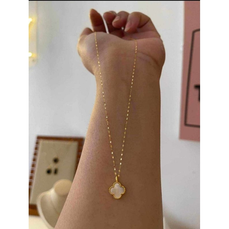 COD 18K CLOVER PENDANT IN DANCING CHAIN | Shopee Philippines