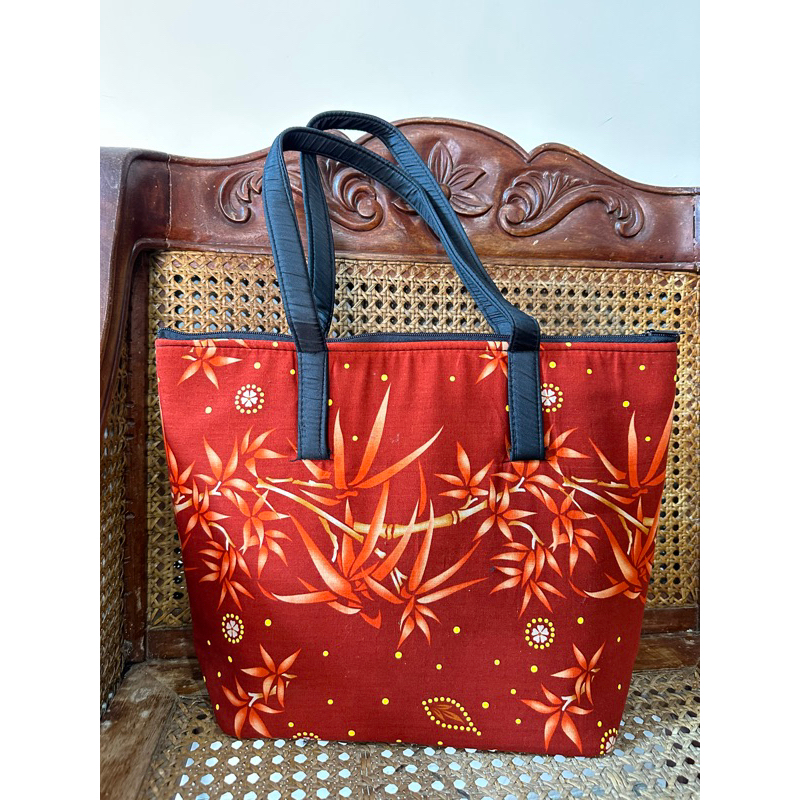 Hand tote clearance