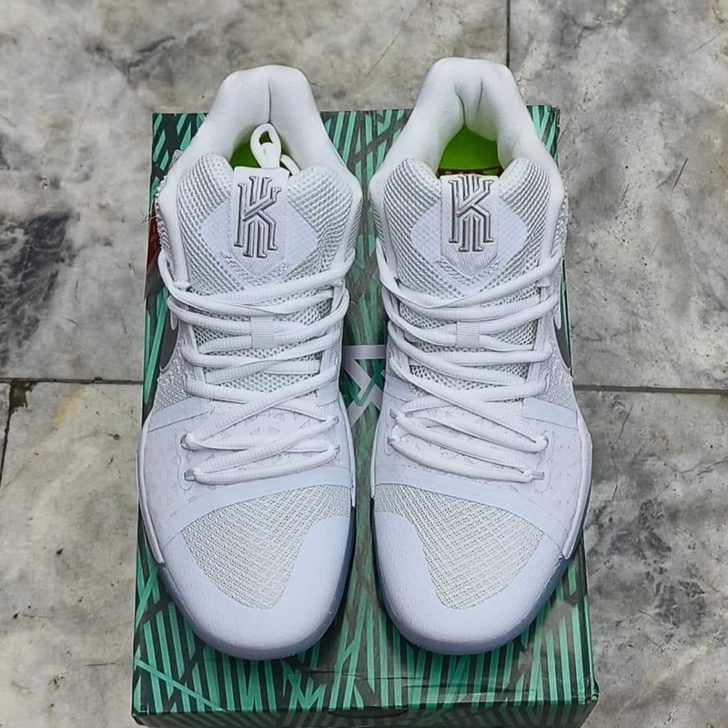 Kyrie 3 white and black green For Men Free Socks High Quality top grade Shopee Philippines