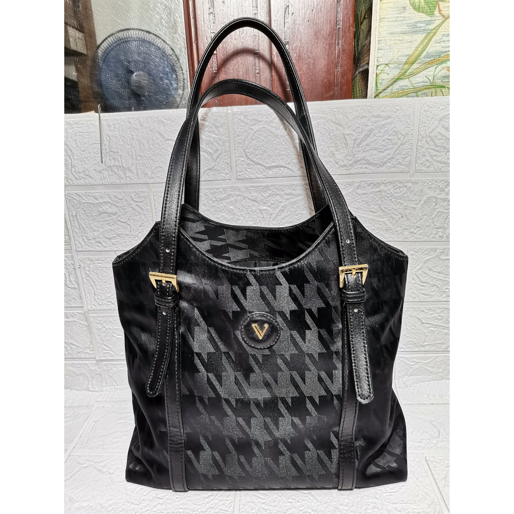 Vincenzo best sale valentino bag