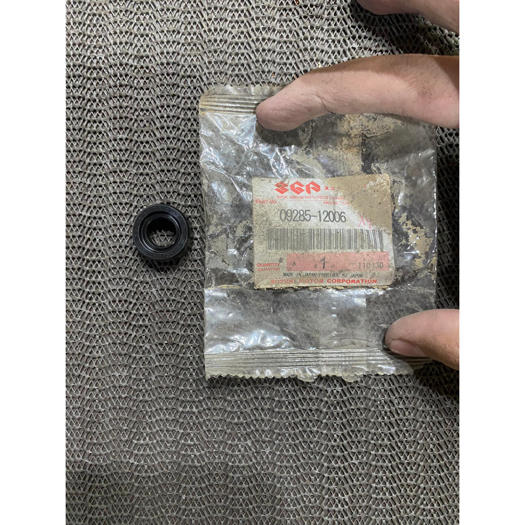 OEM Suzuki 09285-22001 Oil Seal NOS - In Stock Motorsports, Inc - Foto 5