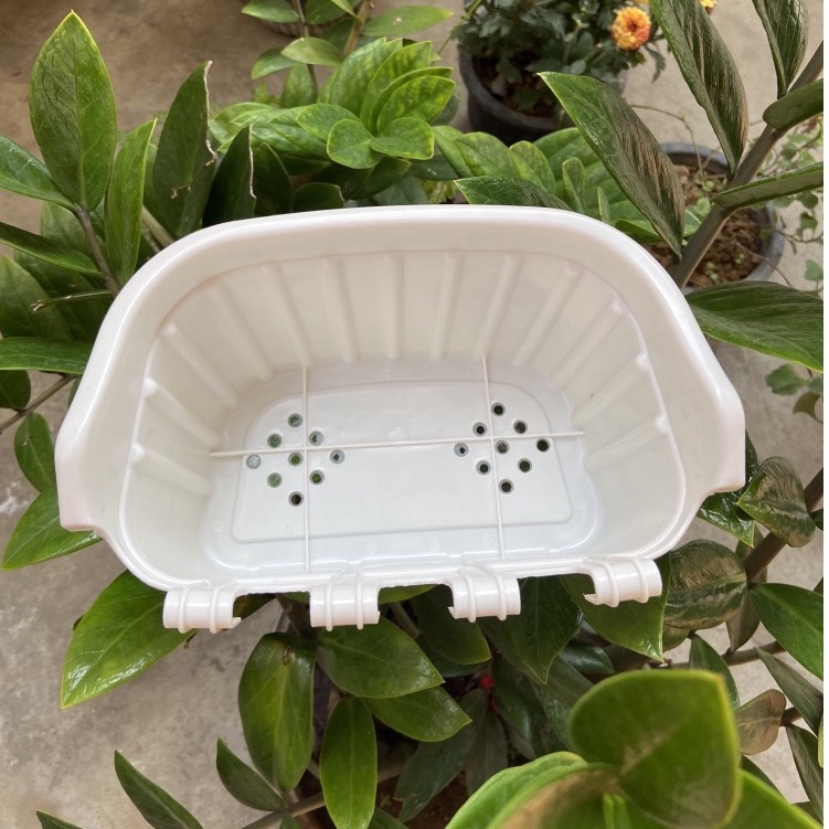 HALLOMALL 1pcs (4 Clips) 8" x 4.5" x 4" Wall Hanging Vertical Flower